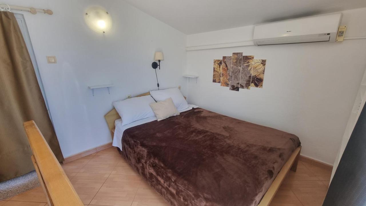 Apartment Igor With Balcony And Sea View Baška Exteriör bild