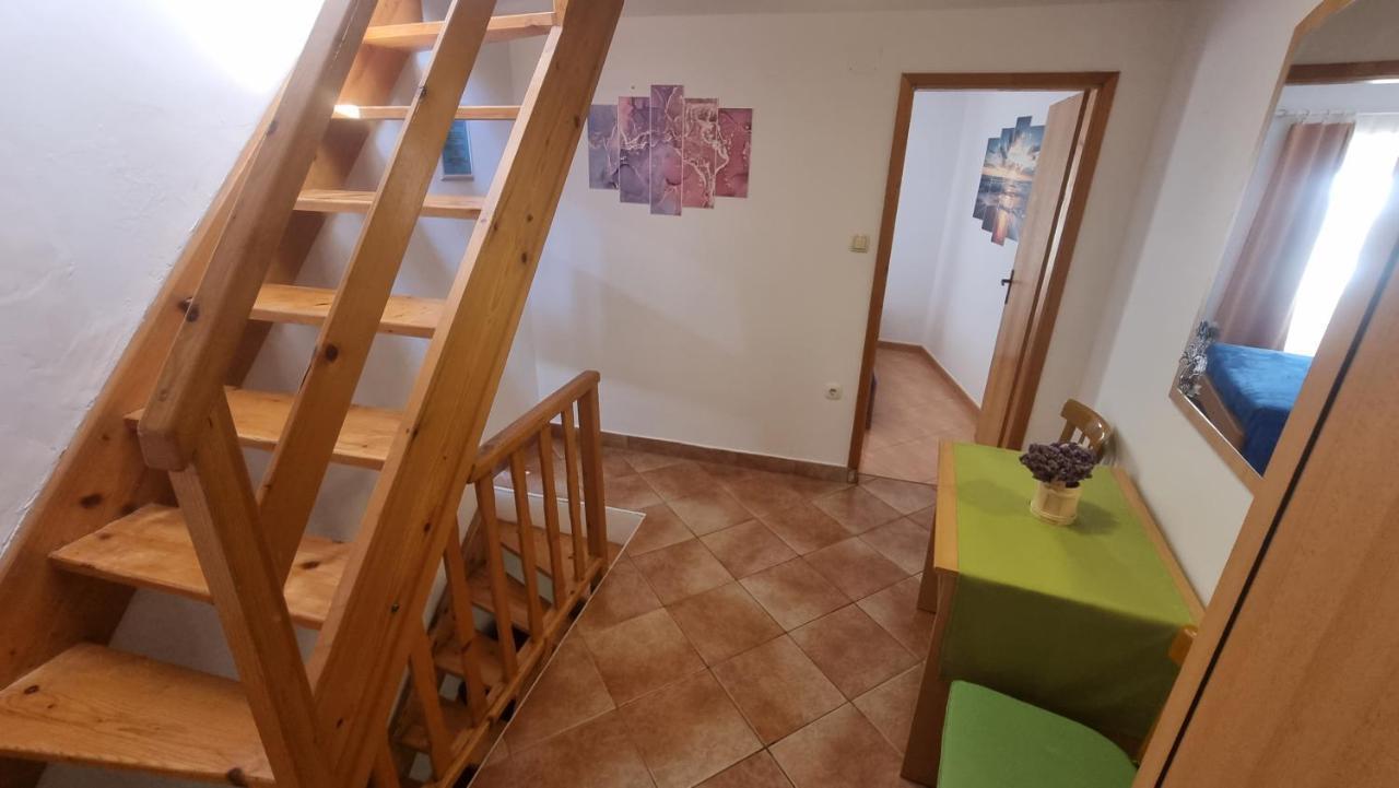 Apartment Igor With Balcony And Sea View Baška Exteriör bild