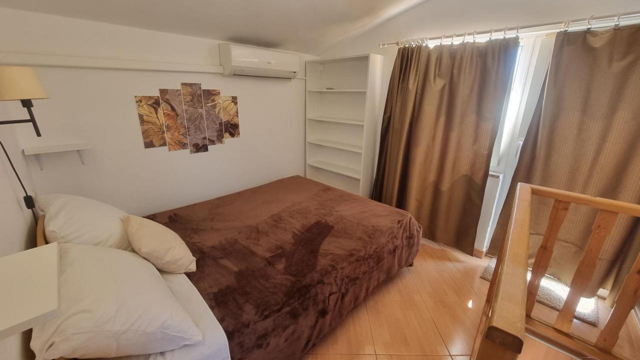 Apartment Igor With Balcony And Sea View Baška Exteriör bild